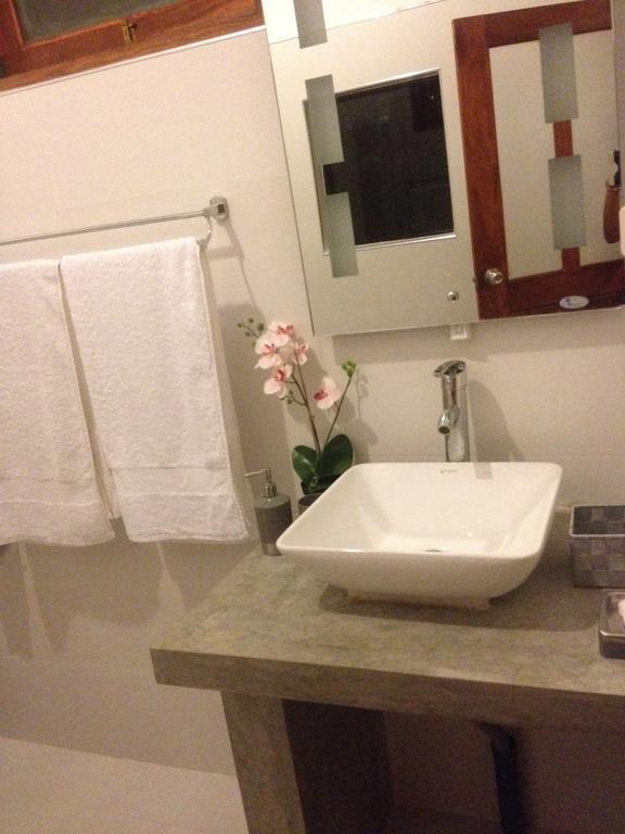 Aqua Marine Beach Resort Pasikuda Ngoại thất bức ảnh