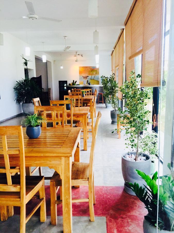 Aqua Marine Beach Resort Pasikuda Ngoại thất bức ảnh