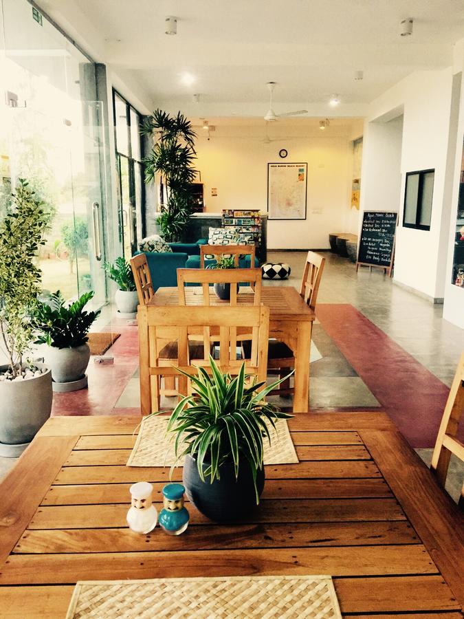 Aqua Marine Beach Resort Pasikuda Ngoại thất bức ảnh