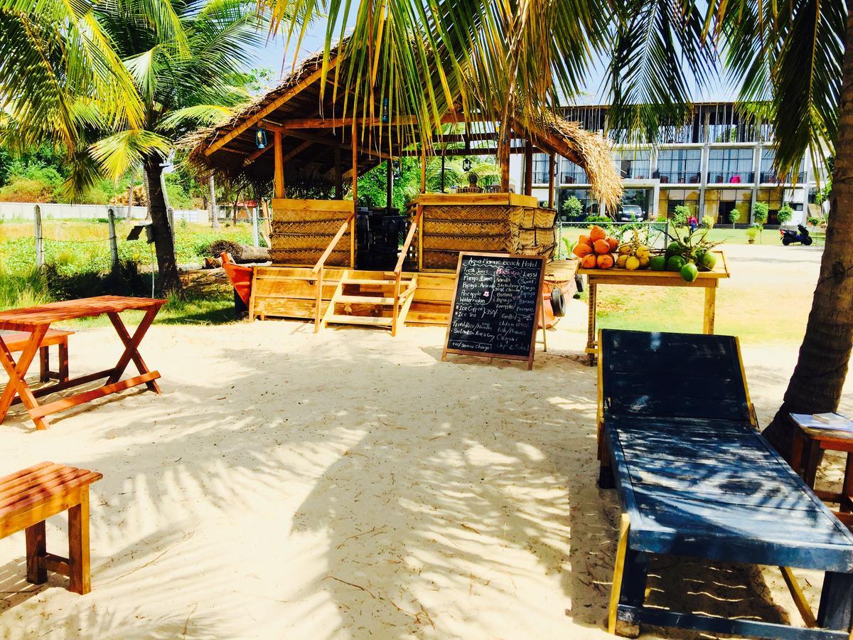 Aqua Marine Beach Resort Pasikuda Ngoại thất bức ảnh